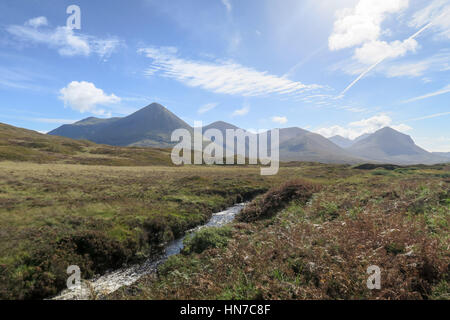 Une vue panoramique sur la Montagne Noire Cullins sur l'île de Skye, Écosse Banque D'Images