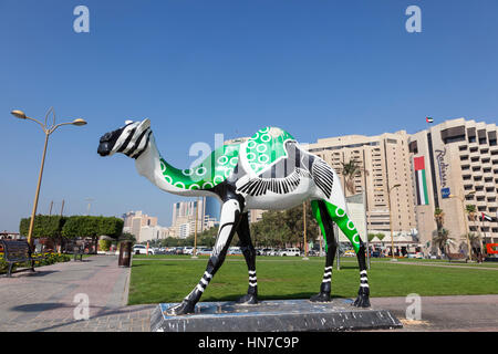 Dubaï, Émirats arabes unis - DEC 6, 2016 : statue de chameau au Dubaï Creek dans la région de Deira. Dubaï, Émirats Arabes Unis, Middle Eas Banque D'Images