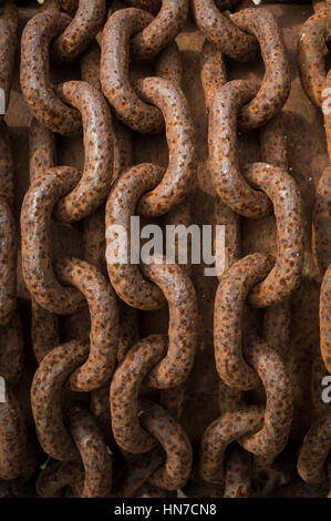 Les chaînes sur un treuil, port de Lydney, Gloucestershire, Royaume-Uni. Banque D'Images