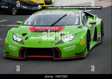 Vallelunga, Rome, Italie. Le 10 septembre 2016. Championnat de tourisme italien. Sortie de Lamborghini Ouragan pitlane après pit stop dans la course Banque D'Images