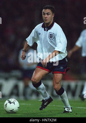 DENNIS WISE ANGLETERRE & Chelsea FC 18 Novembre 1994 Banque D'Images