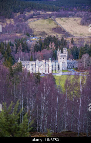 Vue aérienne du château de Balmoral, appartenant à la famille royale, près de Ballater Aberdeenshire, Ecosse, Royaume-Uni Banque D'Images