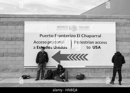 Manifestations à Tijuana, Mexique - 15/01/2017 - Mexique / Basse Californie / Tijuana - entre le Mexique et les États-Unis, des démonstrations à Tijuana, au Mexique, les gens font état d'augmentation des prix des hydrocarbures. - Alexandre Afonso / Le Pictorium Banque D'Images