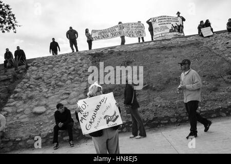 Manifestations à Tijuana, Mexique - 15/01/2017 - Mexique / Basse Californie / Tijuana - Démonstrations à Tijuana, au Mexique, les gens font état d'augmentation des prix des hydrocarbures. - Alexandre Afonso / Le Pictorium Banque D'Images