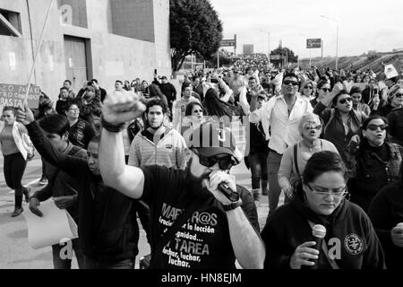 Manifestations à Tijuana, Mexique - 15/01/2017 - Mexique / Basse Californie / Tijuana - Démonstrations à Tijuana, au Mexique, les gens font état d'augmentation des prix des hydrocarbures. - Alexandre Afonso / Le Pictorium Banque D'Images
