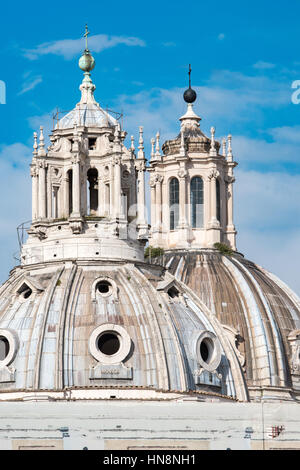 Rome, Italie- Vue en gros de Santa Maria di Loreto et Santissimo Nome di Maria al Foro traiano, deux églises situé au Forum de Trajan. Banque D'Images
