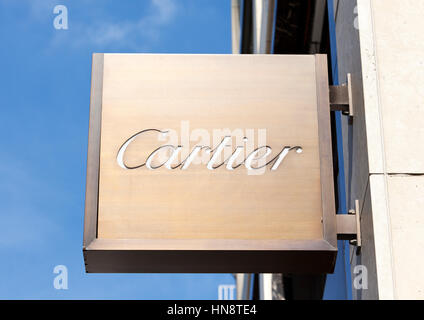 Cartier l'affichage à store. Cartier S.A., est une bijouterie de luxe français et regarder fabricant basé à Paris Banque D'Images