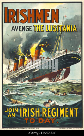 RMS LUSITANIA sur une affiche de recrutement du régiment irlandais 1915. Le navire a été torpillé par les U-20 le 7 mai 1915 au large de la côte du comté de Cork, Irlande. Banque D'Images