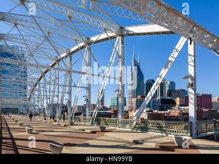 Nashville skyline à partir de John Seigenthaler Pont piétonnier, Nashville, Tennessee, USA Banque D'Images