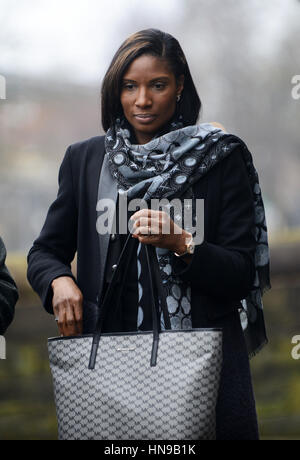 Denise Lewis OBE et le médaillé d'or olympique au service funéraire pour la Baronne Rachael Heyhoe Silex. Banque D'Images