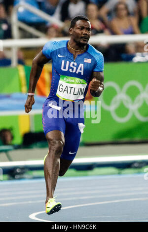 Rio de Janeiro, Brésil. 17 août 2016. L'athlétisme, Justin Gatlin (USA) qui se font concurrence sur le 200m masculin demi-finales à l'été 2016 Jeux Olympiques. ©Pa Banque D'Images