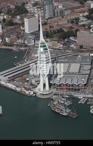 Vue aérienne de la tour Spinnaker GUNWHARF QUAYS Portsmouth Hampshire Banque D'Images