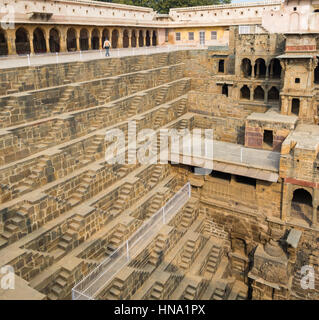 Abhaneri, Inde, 21 janvier 2017 - Le Chand Baori Abhaneri en cage, Rajasthan, Inde. Banque D'Images