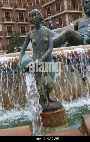 La Fuente del Turía, fontaine d'eau et statues commémoration de la rivière Turia, Plaza de la Virgen, centre-ville de Valence, Espagne Banque D'Images