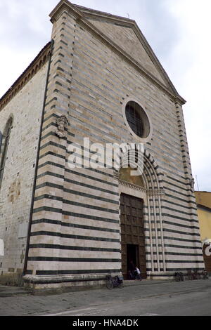 Église de Saint François (Chiesa di San Francesco) Façade - Pistoia (capitale italienne de la Culture 2017), Toscane, Italie, Europe Banque D'Images