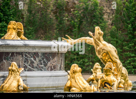 Impressionnantes fontaines dans le jardin de Versailles Banque D'Images