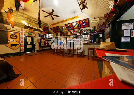 À l'intérieur de l'hôtel de fer vêtu, en Bar, Pilbara, Australie occidentale. Banque D'Images