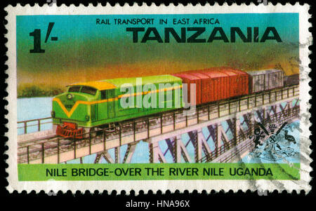 Timbre-poste à partir de la Tanzanie dans les chemins de fer en Afrique de l'est émis en série 1976 Banque D'Images