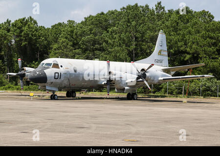 Lockheed P-3 Orion - un quatre turbopropulseurs et anti-sous-marine des avions de surveillance maritime Banque D'Images