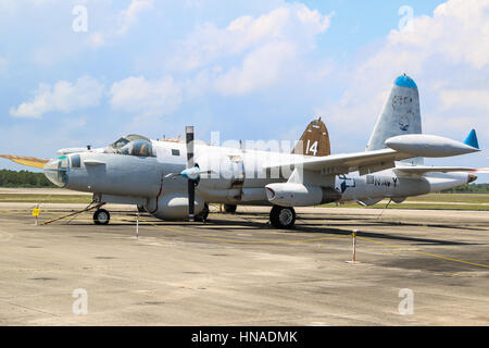 Lockheed P-2 Neptune - une patrouille maritime et les avions anti-sous-marine Banque D'Images
