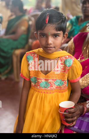 Fille à un mariage hindou, Deniyaya, Sri Lanka Banque D'Images