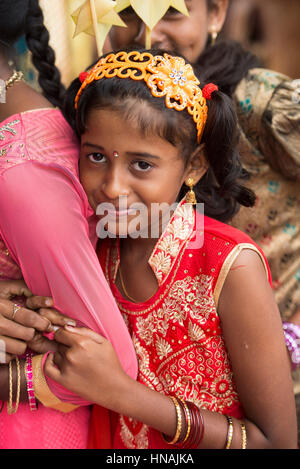 Fille à un mariage hindou, Deniyaya, Sri Lanka Banque D'Images