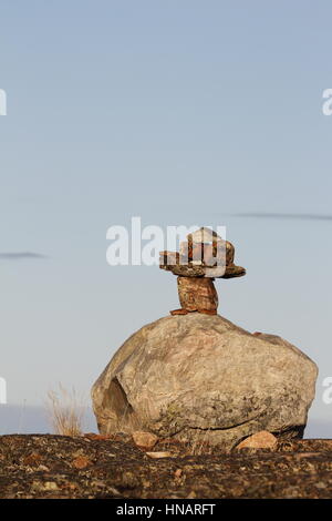 Petit inukshuk inukshuk ou près de Baker Lake, Nunavut Banque D'Images