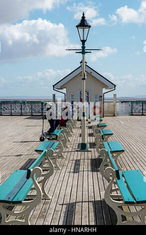 Penartyh jetée sur un après-midi ensoleillé, dans le sud du Pays de Galles Banque D'Images