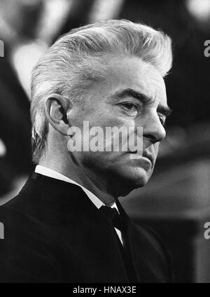 HERBERT VON KARAJAN d'orchestre (1968) Banque D'Images