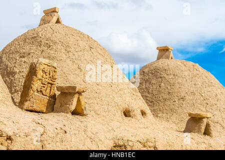 Photo est prise à Harran, Sanliurfa en Turquie. C'est la photo de la maison typique de Harran. Maisons est faite de mudbrick. De petites fenêtres et portes peuvent être s Banque D'Images