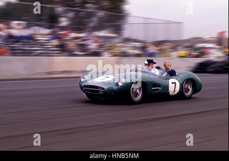 Carol Shelby Roy Salvadori en conduite sport Aston Martin Racing à Laguna Seca 1989 Banque D'Images