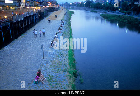 Pont de la rivière Kamo dans Keihan-Shinjo,Kyoto, Japon Banque D'Images