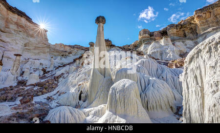 Wahweap Hoodoos magique. Le livre blanc wahweap hoodoos ou des tours du silence dans le désert de l'Utah du sud Banque D'Images