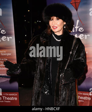 The Kite Runner appuyez sur nuit au Wyndham's Theatre, Charing Cross Road, London comprend : Stephanie Beacham Où : London, Royaume-Uni Quand : 10 Jan 2017 Credit : WENN.com Banque D'Images