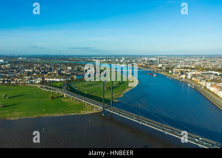 Vue aérienne de la ville de Düsseldorf en Rhénanie du Nord-Westphalie, Allemagne. Banque D'Images