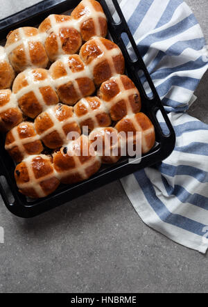 Les brioches maison prête pour Pâques Banque D'Images