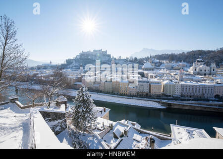 Ville et Château de neige, Salzbourg, Autriche Banque D'Images