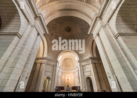 Santo Domingo de Silos, Espagne - 11 octobre 2016 : Intérieur de l'église dans l'ancien monastère de Santo Domingo de Silos, Burgos, Espagne. Banque D'Images