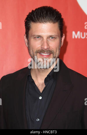 Los Angeles, CA, USA. 10 fév, 2017. 10 février 2017 - Los Angeles, Californie - Greg Vaughan. ''MusiCares 2017 Personne de l'année rend hommage à Tom Petty. Crédit photo : F. Sadou/AdMedia Crédit : F. Sadou/AdMedia/ZUMA/Alamy Fil Live News Banque D'Images