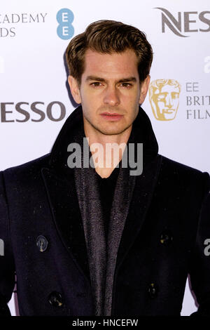 Le palais de Kensington, Londres, Royaume-Uni. Feb 11, 2017. Andrew Garfield arrive à la British Academy Film Awards nominés Partie le 11/02/2017 à Kensington Palace, . Les personnes sur la photo : Andrew Garfield. Credit : Julie Edwards/Alamy Live News Banque D'Images