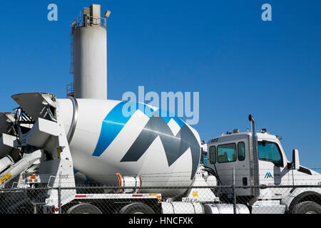 Martin Marietta un logo sur les camions de ciment à San Antonio, Texas, le 29 janvier 2017. Banque D'Images