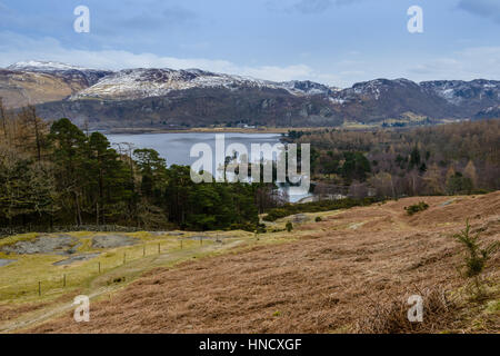 Derwentwater, Lake District - vue de la rive ouest à la fin de mars Banque D'Images