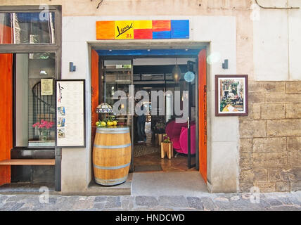 SOLLER, Majorque, îles Baléares, Espagne - 28 septembre 2016 : Luna de l'entrée du magasin de citrons et créatifs signe coloré le 28 septembre 2016 en ce Banque D'Images