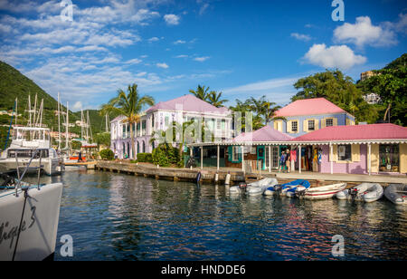 Les bâtiments au bord, un jeunot's landing Yacht Harbor, Tortola Banque D'Images