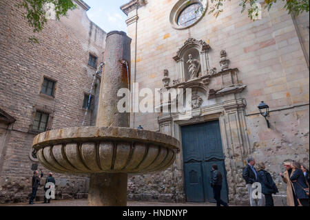 L'église baroque d'Església de Sant Felip Neri de Barcelonai dans le quartier gothique de Barcelone Banque D'Images