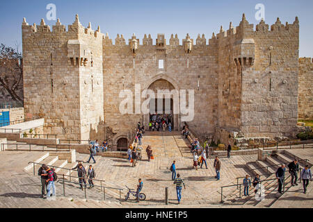 La porte de Damas, rempart, citywall ; Vieille Ville, Jérusalem, Israël. Banque D'Images