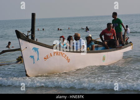 Goa, Inde - le 21 octobre 2015 - La vie à la plage à Goa sur plage d'Anjuna Banque D'Images