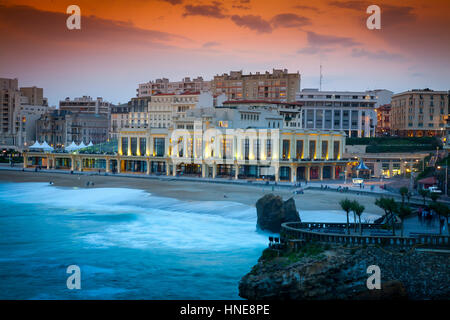 Plage et casino. Biarriz. Pyrénées-Atlantiques, France. Banque D'Images