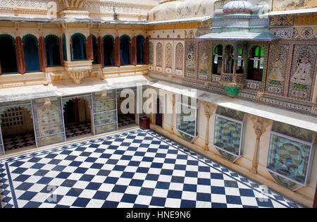 Cour Peacock, cour, City Palace, Udaipur, Rajasthan, Inde Banque D'Images