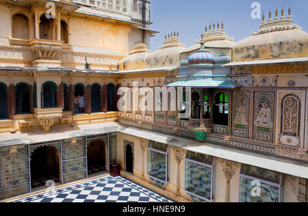 Cour Peacock, cour, City Palace, Udaipur, Rajasthan, Inde Banque D'Images